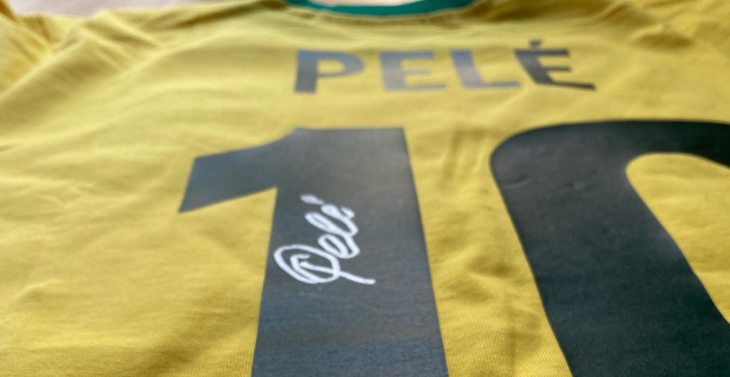 The Value and Significance of Pelé's Game Worn Jerseys in Sports Memorabilia © Ballerstaedt