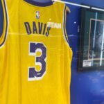 How to invest in Anthony Davis Memorabilia ©