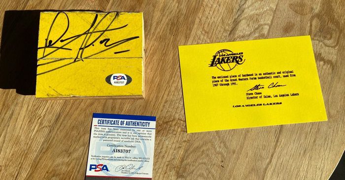 Game-Used NBA Memorabilia: The Ultimate Connection to Basketball History © Ballerstaedt