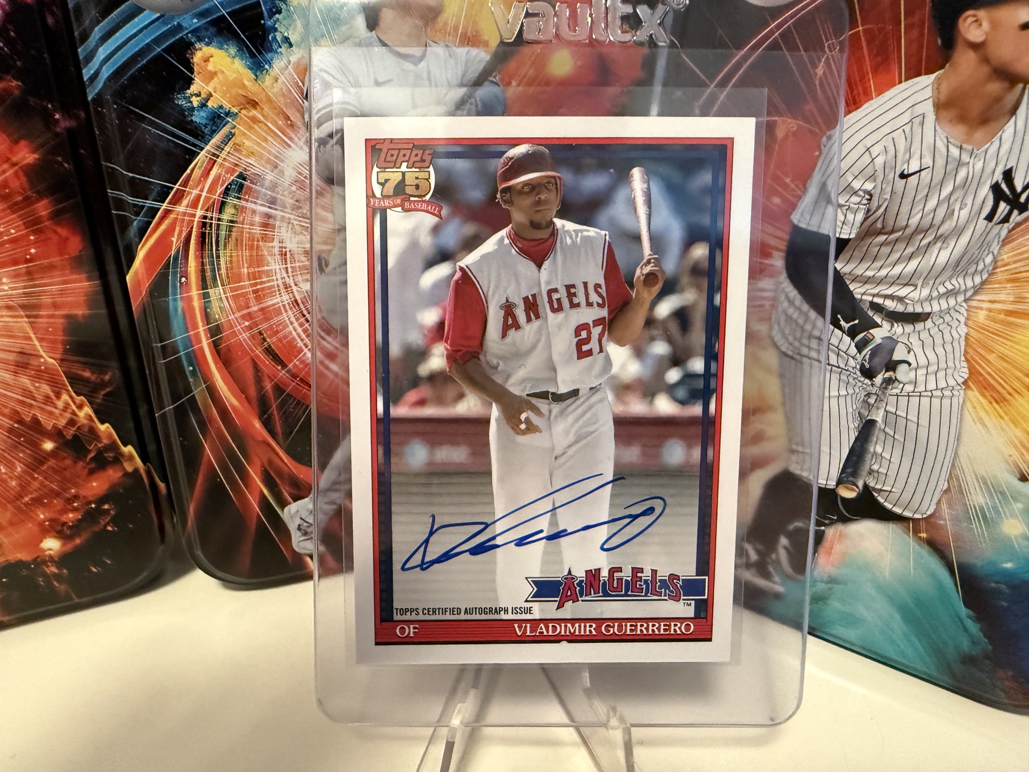 Vladimir Guerrero Sr. On Card Auto Topps